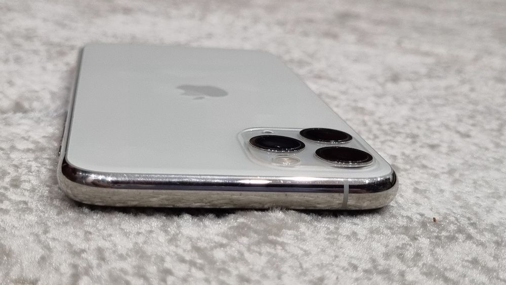 iPhone 11 Pro 64GB - Перфектно състояние (Като нов)