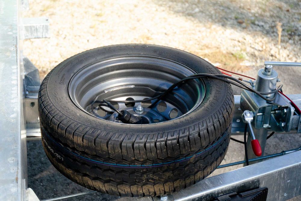 Remorca Platforma AUTO 1800 Kg fabricata in RO, carte RAR