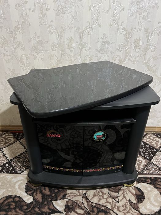 Podstavka seyf ofesnoy Ideal xolatda