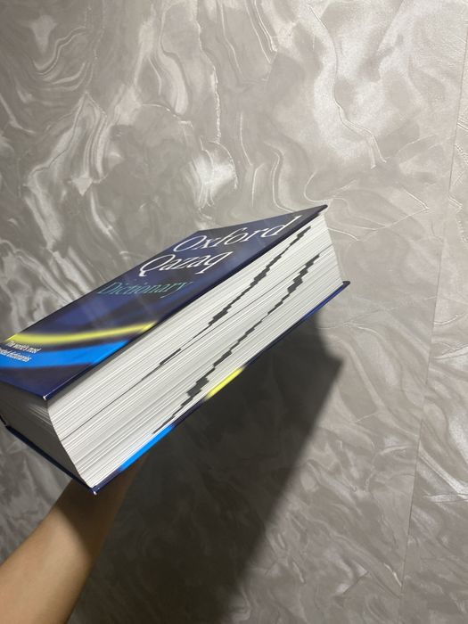 Oxford Qazaq Dictionary кітабы