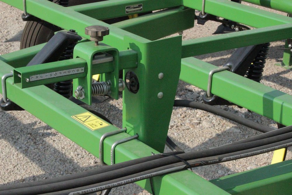 Культиватор John Deere 960 10м ширина