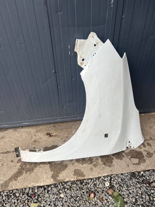 Aripa stanga dacia dokker