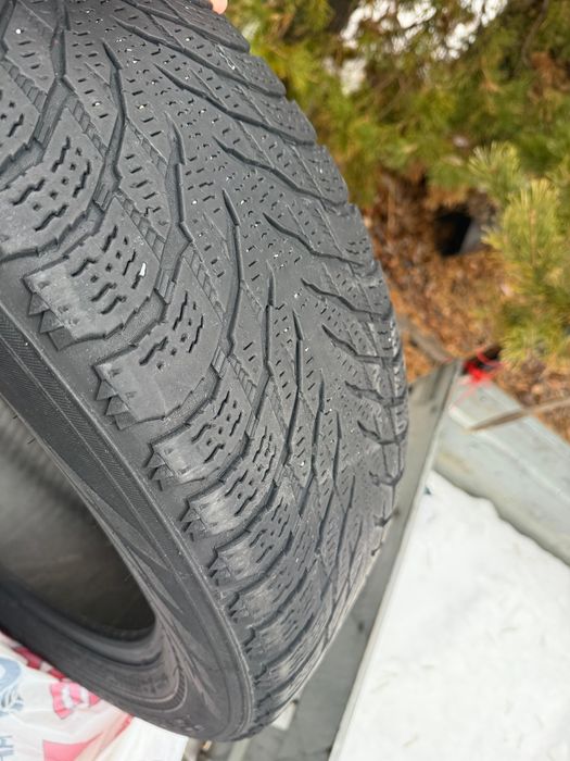 Продам комплект шин 235/55/R20