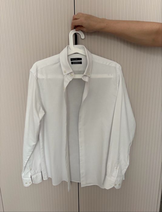 Срочно!продаются школьная одежда(рубашки)