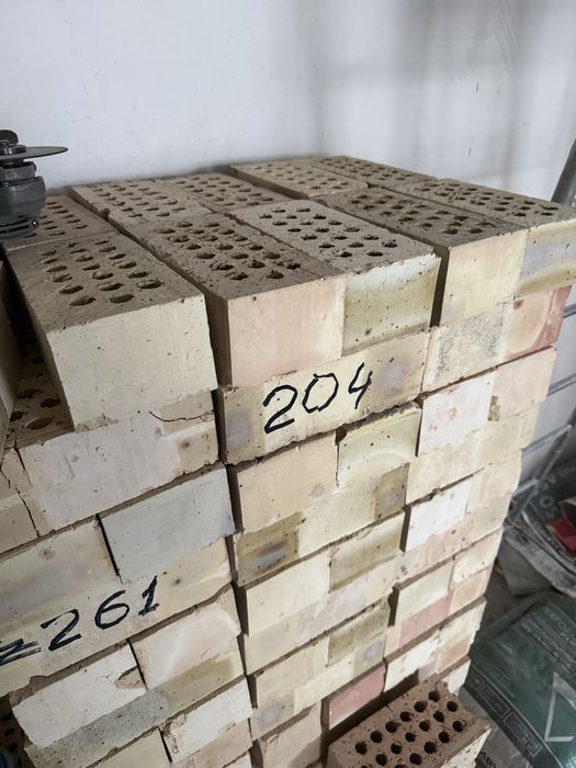 Кирпичи новые 200 штук