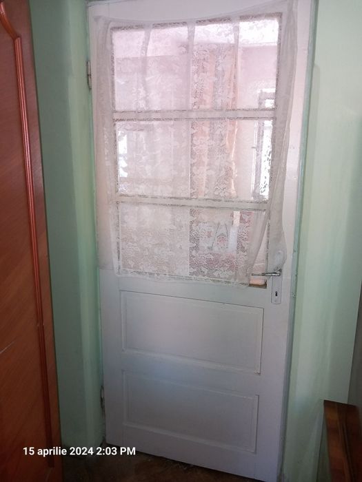 Usi interior lemn
