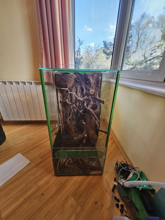 Терариум за гущер, жабки и др влечуги. 80.5х40.5х40см. Аксесоари