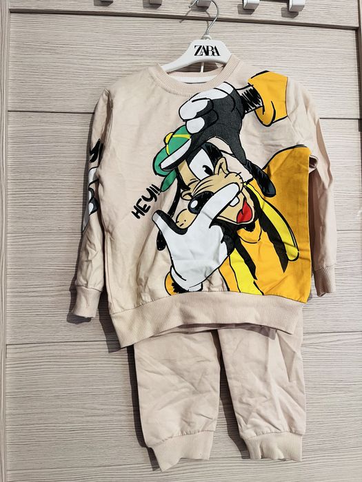 Продам костюмы детские