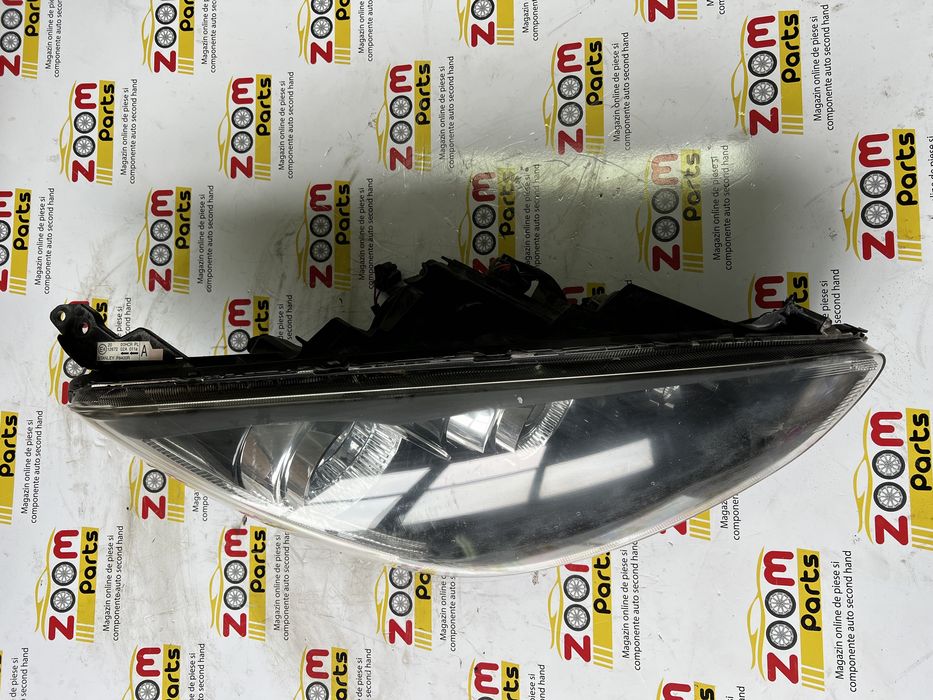 Far dreapta cu lupa Mazda 2 DE facelift 2010-2013