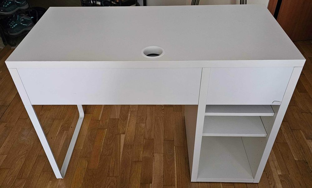 Компютърно бюро MICKE IKEA