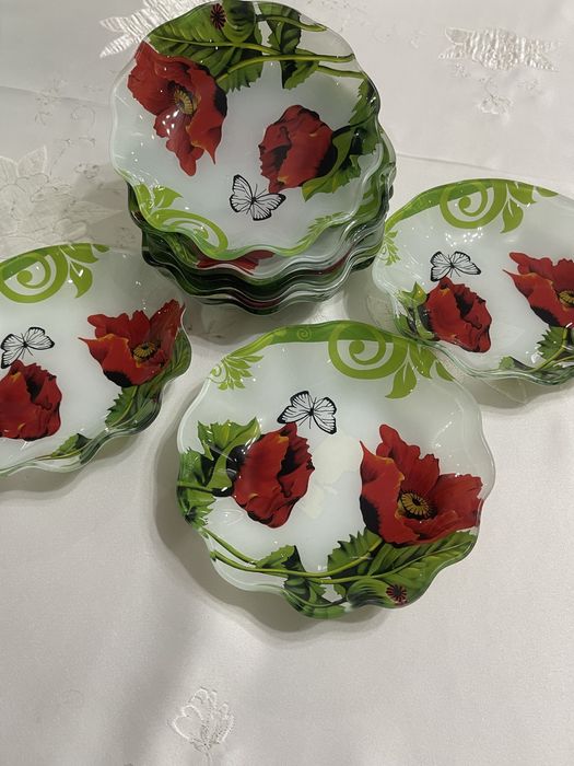 Сервировочные тарелки, стекло