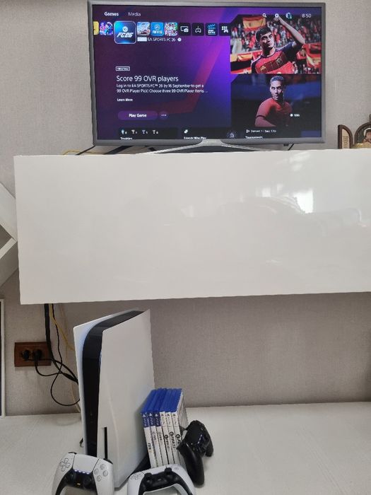 Playstation 5 disc 500gb, 4 manete, 6 jocuri