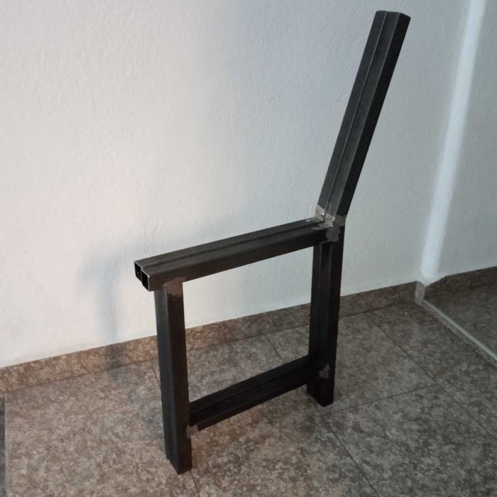 Крака за градинска пейка