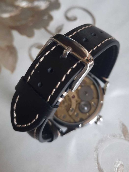 Продам наручные часы Молния-марьяж