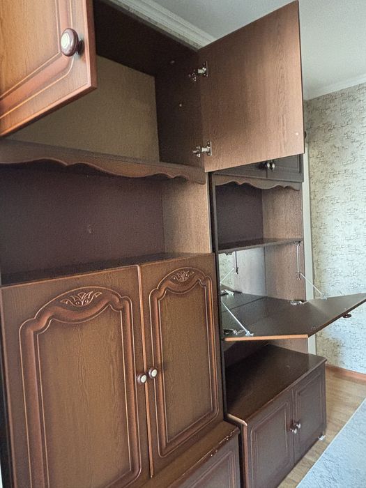 Продаётся стенка для зала / гостиной