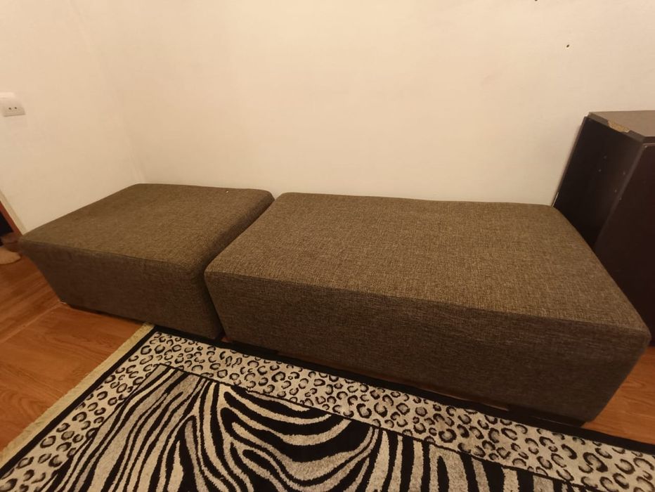 Диван - тахта,самовывоз.Б/у серого цвета.