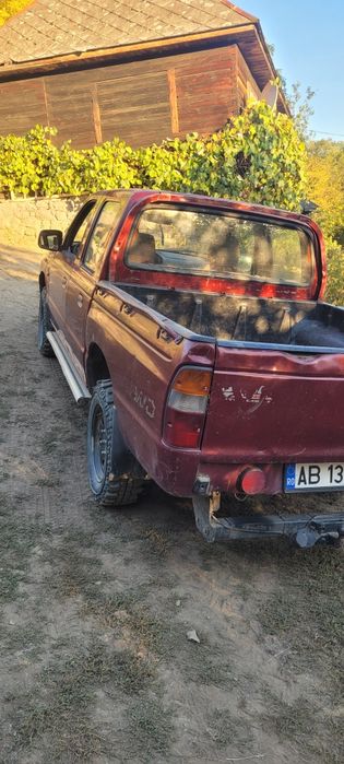 Vând Mazda b2500