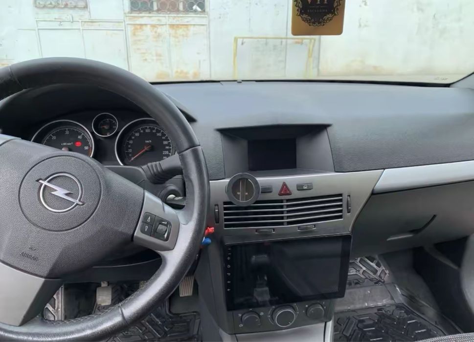 Opel Astra H Hatchback