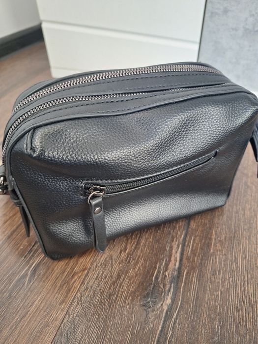 Кожена малка чанта