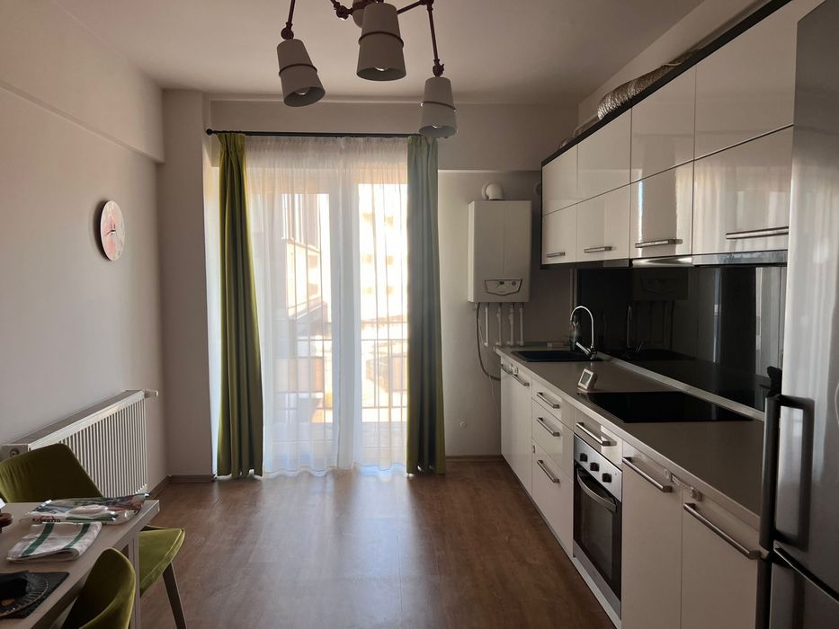 Inchiriez apartament ultracentral 2 camere 70mp bloc nou