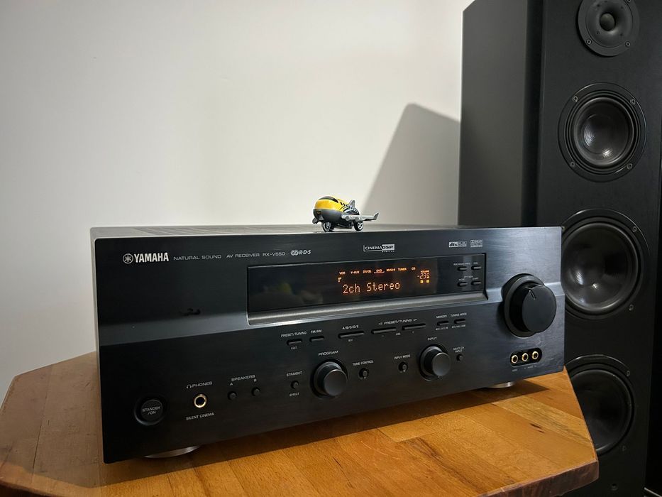 Yamaha RX-V550 - sunet puternic ,clar si de calitate