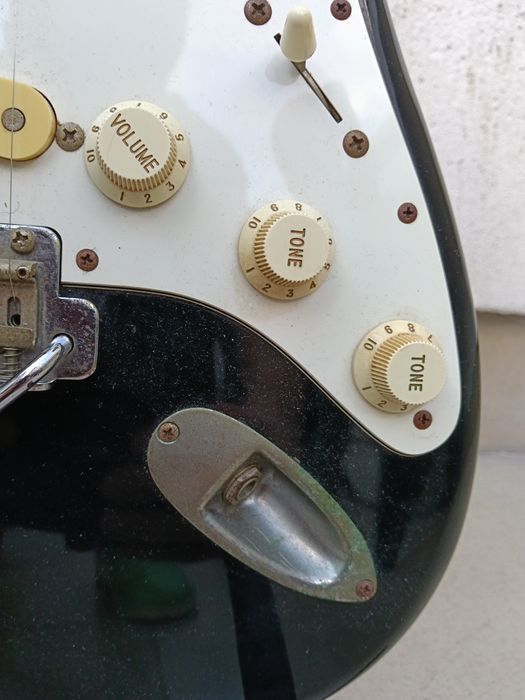 Fender Stratocaster MIJ E Series електрическа китара Фендър японска от 80те години