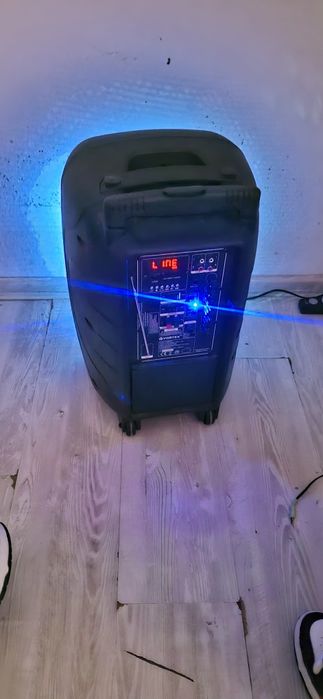 Vnd boxa vortex cu Bluetooth și stic dar sucul e defect în rest tot fu