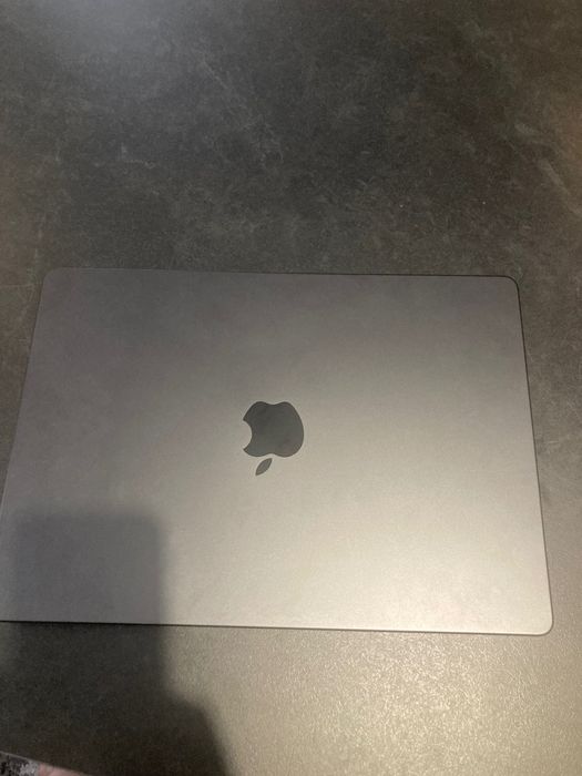 Nou cu factură - MacBook Pro M5, 16GB RAM,  512 GB SSD