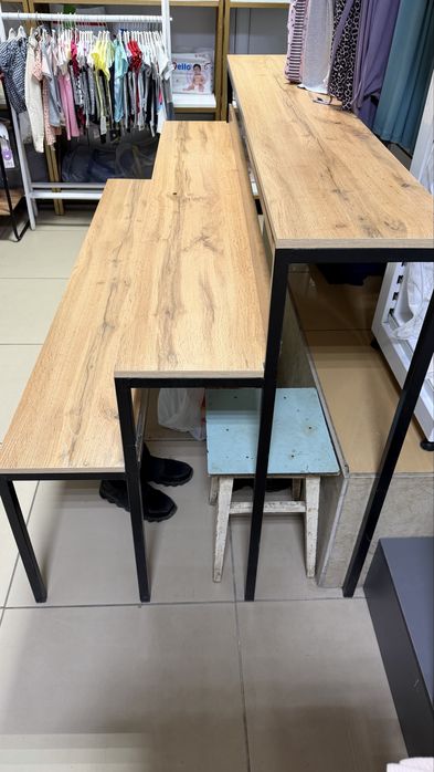 Продам полку . В отличном состоянии .