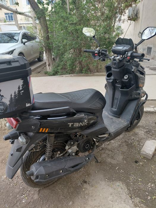 Skuter tank sotiladi