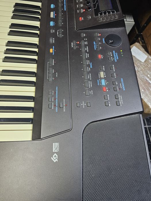 Orga electronica Roland E96