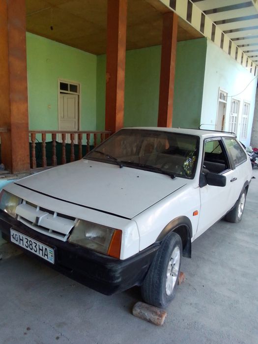 Lada 2108 sotiladi