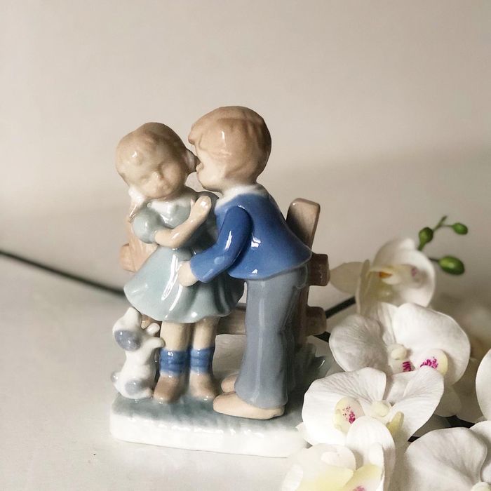 Порцеланова фигурка «Деца на дънер «