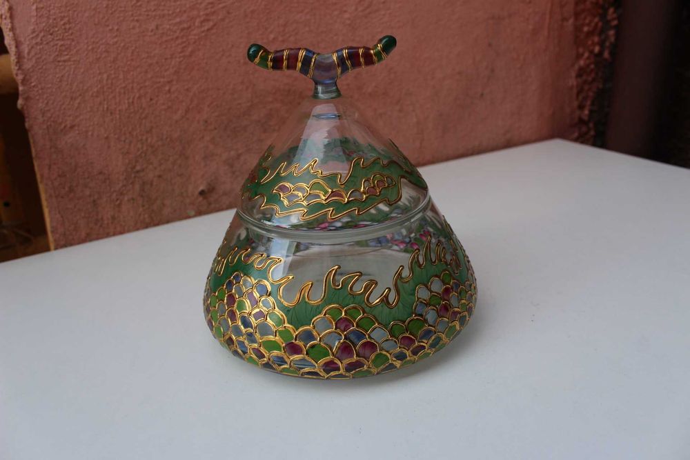 Bol sticla Bohemia, model sarpe / dragon, lucrat manual
