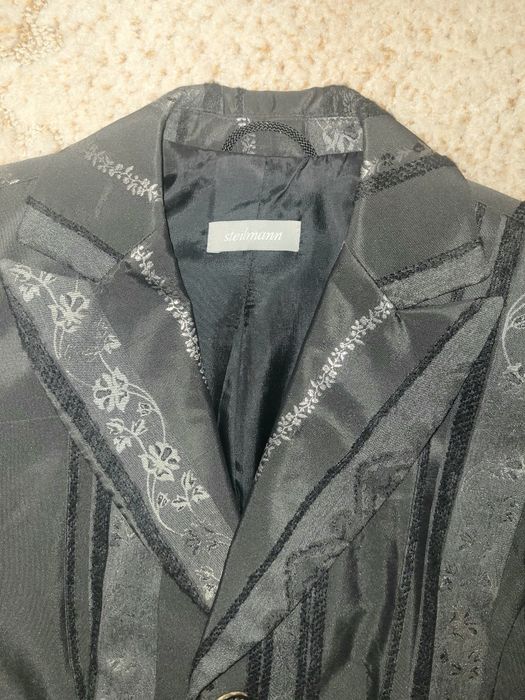 Vând costum elegant