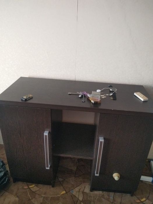 Продам стол + полку — 15 000 ₸