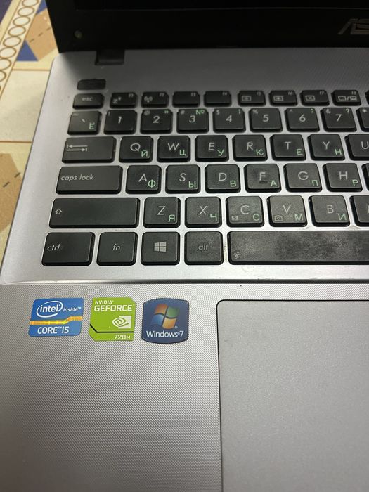 Noutbuk ASUS 15 inch