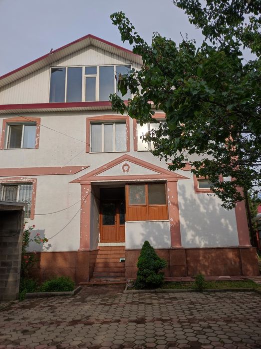 Продам дом в Баганашыле 370 м.кв. 5.35 соток.