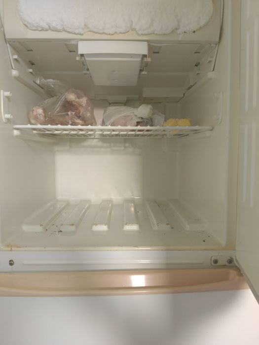 Холодильник  продаю бу