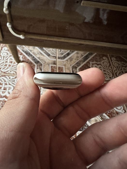 Apple Watch SE 3 40mm Starlight
