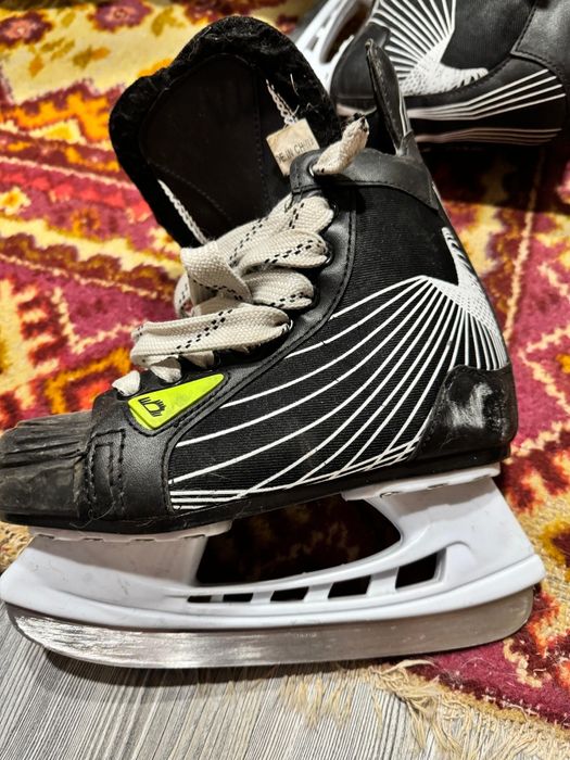 Коньки хоккейные