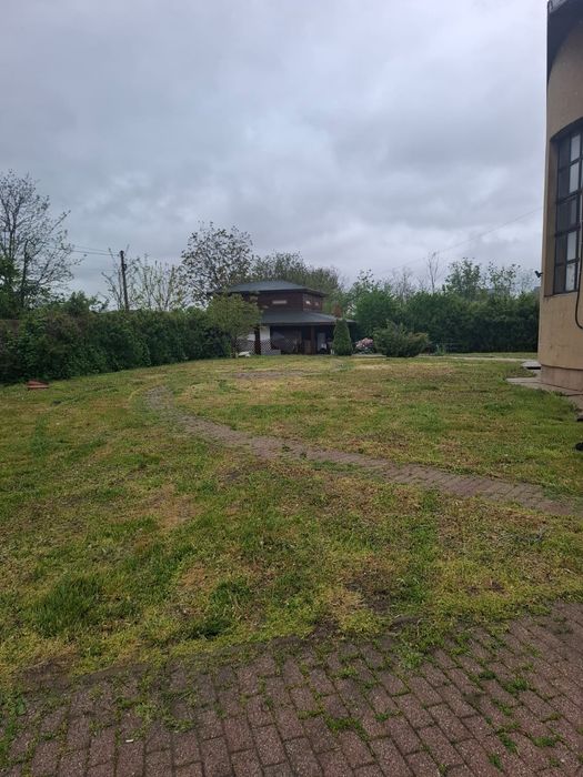 De închiriat casă mare în Bolintin-Vale, ideală pentru firmă, cazare muncitori sau diverse activități.

Imobilul este potrivit pentru:
cazare muncitor