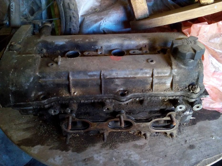 продавам глави за хундай купе 2.7