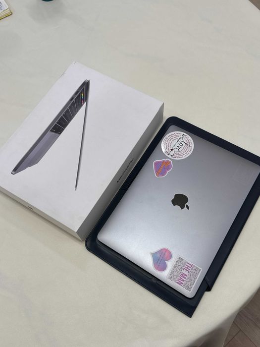 Apple MacBook Pro 13″ 256GB Touch Bar (ноутбук)