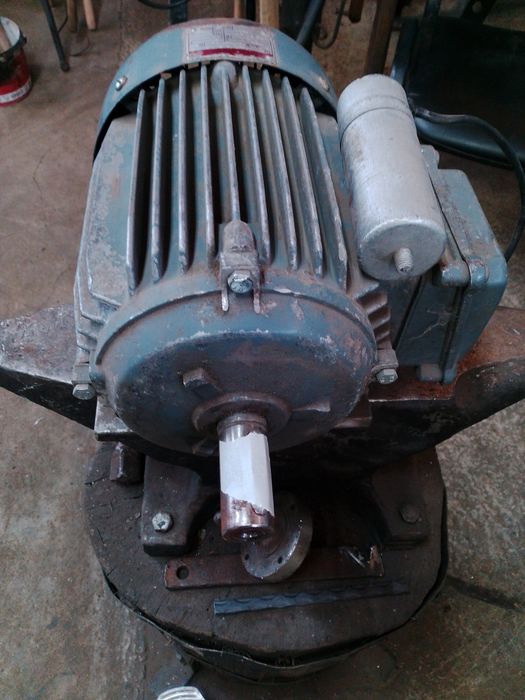 Електрически двигател