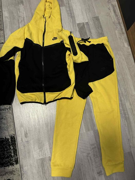 Спортен екип найк