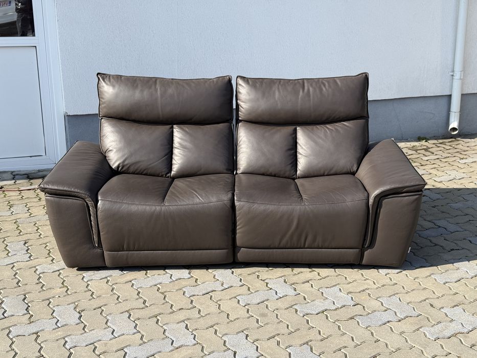 Vand canapea electrica de piele natura de culoare maro