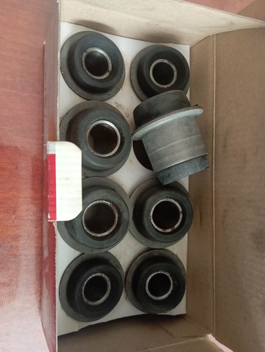 Шарниры рычагов передней подвески Ваз