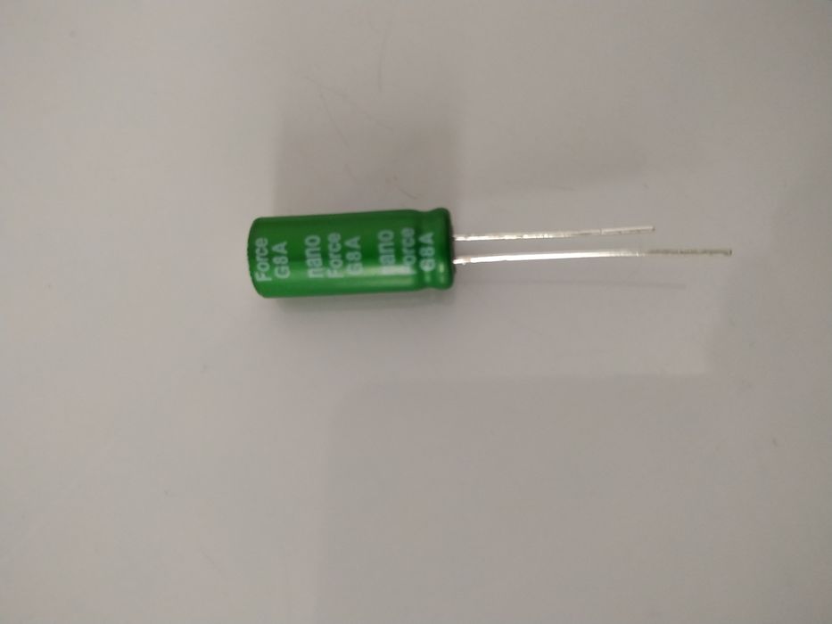 Condensator electrolitic 4F/2,7V