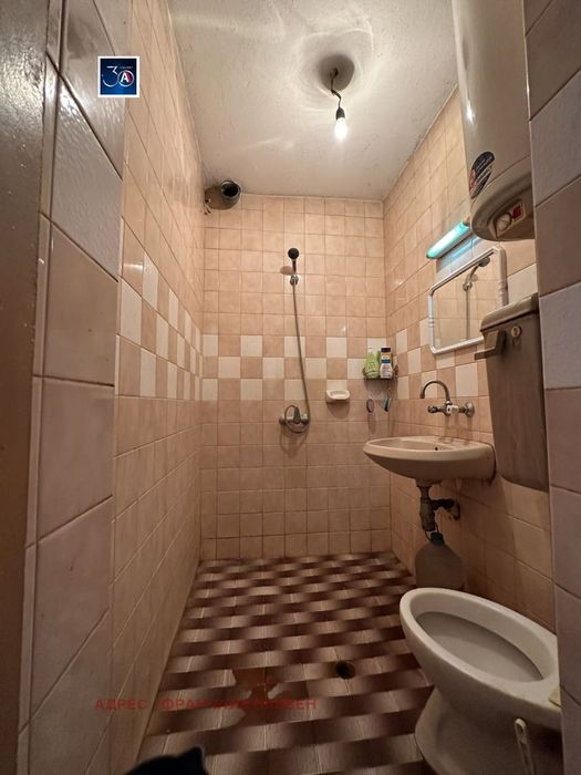 Продава се Тристаен апартамент в Плевен, Сторгозия - 96 кв.м за 1146 €/кв.м - Снимка #9